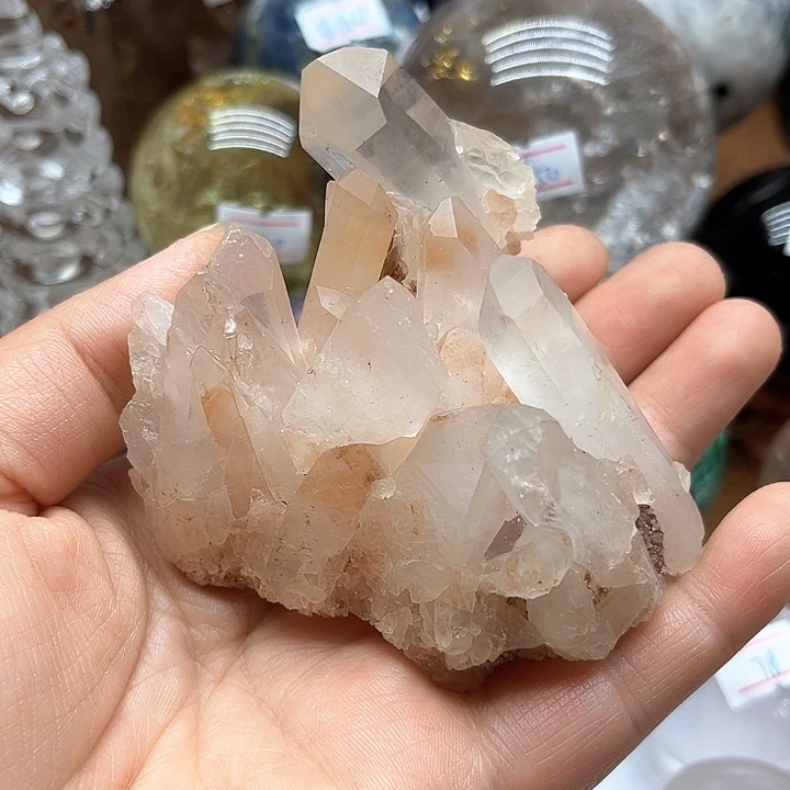 178克晶簇未镶嵌水晶静**曦