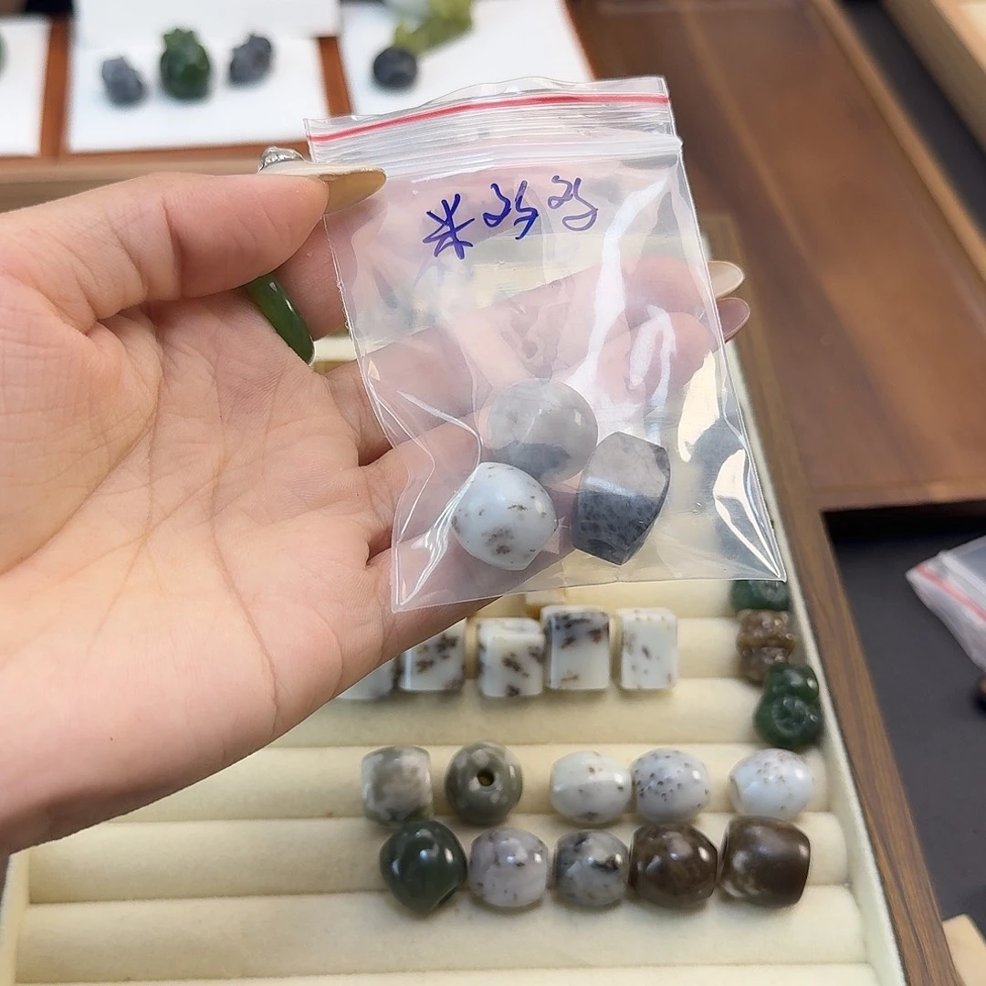 米***多颈饰未镶嵌和田玉