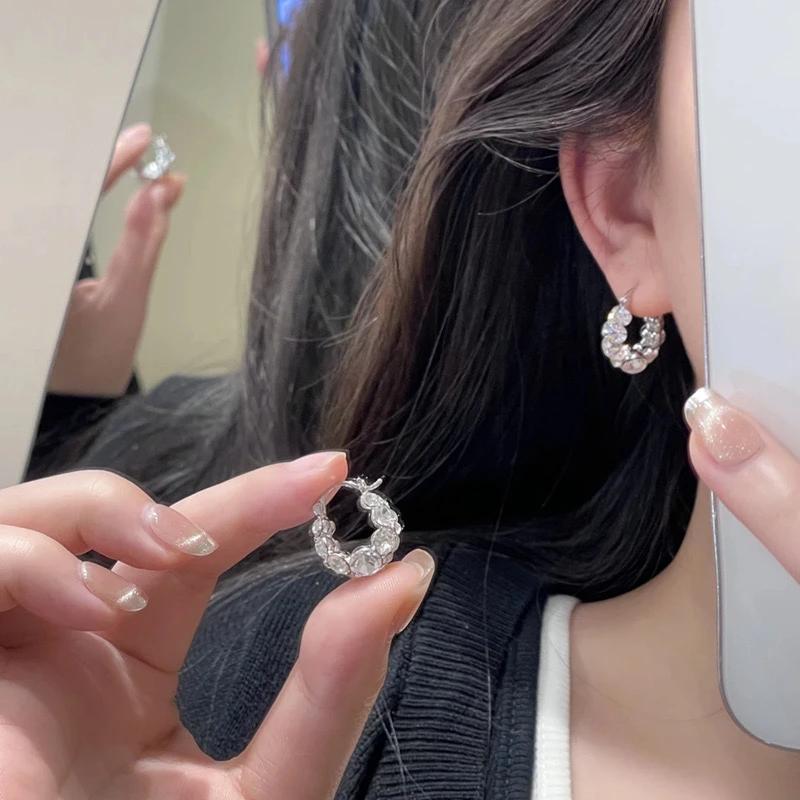 铜合金耳饰 高级感小众设计耳圈精致耳扣超闪百搭耳环耳饰