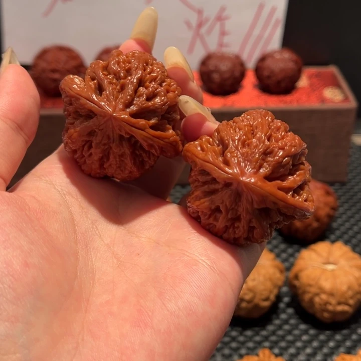 鹏***吊坠文玩核桃大粗筋