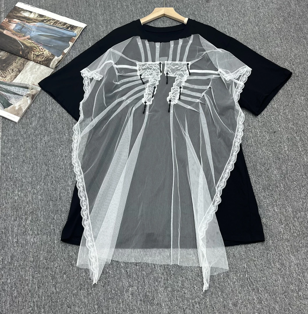 欧货女装深圳南油2025新款设计感拼接纱纱订珠时尚慵懒风休闲T恤。