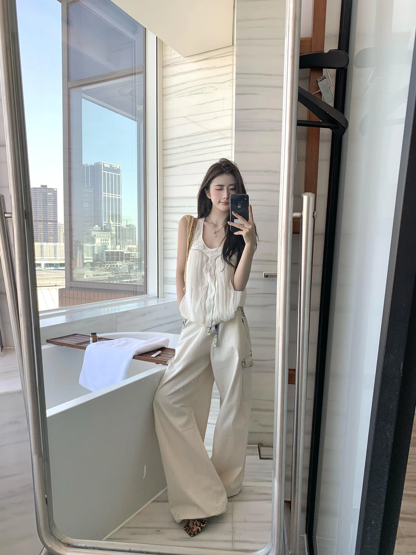 春季新款纯欲气质蕾丝拼接背心吊带配设计感时尚宽松工装裤两件套