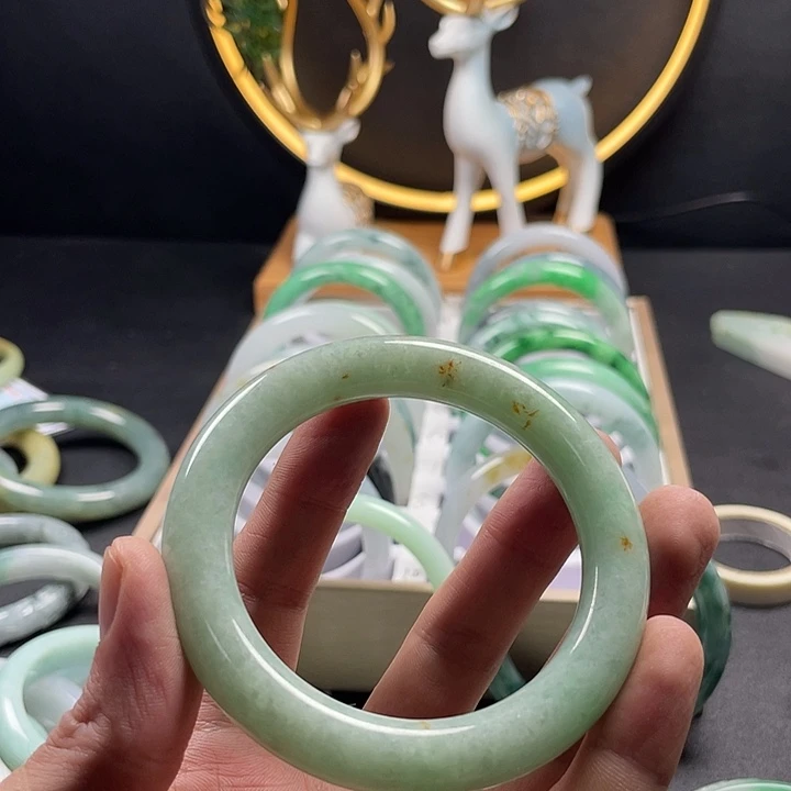 幻***想未镶嵌手镯翡翠缅甸翡翠