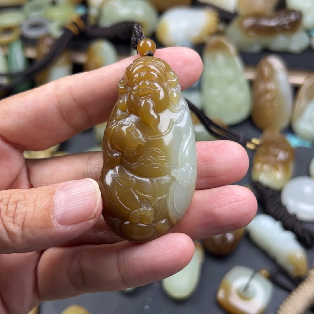 星***云颈饰未镶嵌和田玉（糖玉）