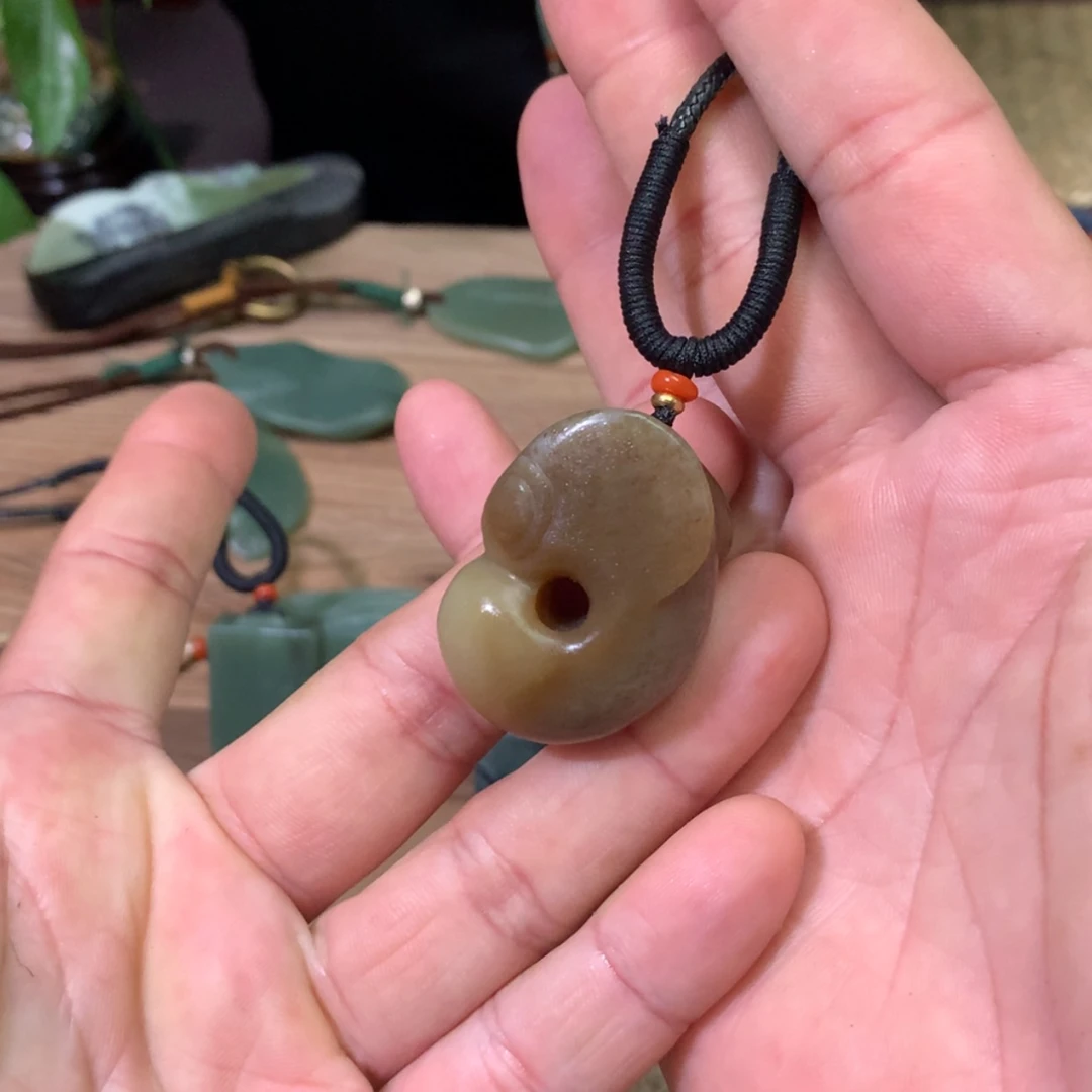 【闪购商品】岫岩老玉（透闪石质玉）未镶嵌颈饰?****?