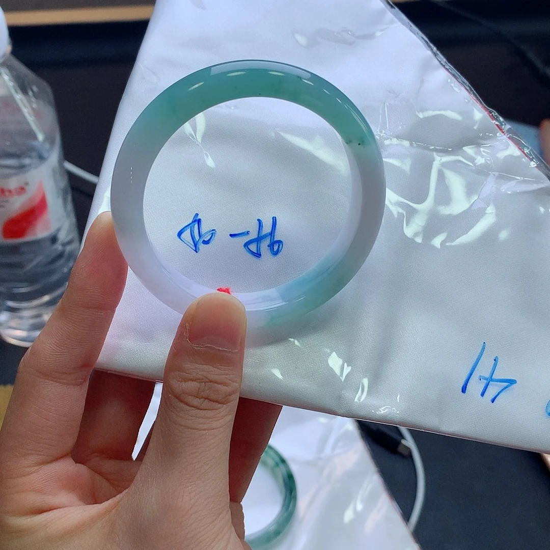 翡翠未镶嵌手镯买断