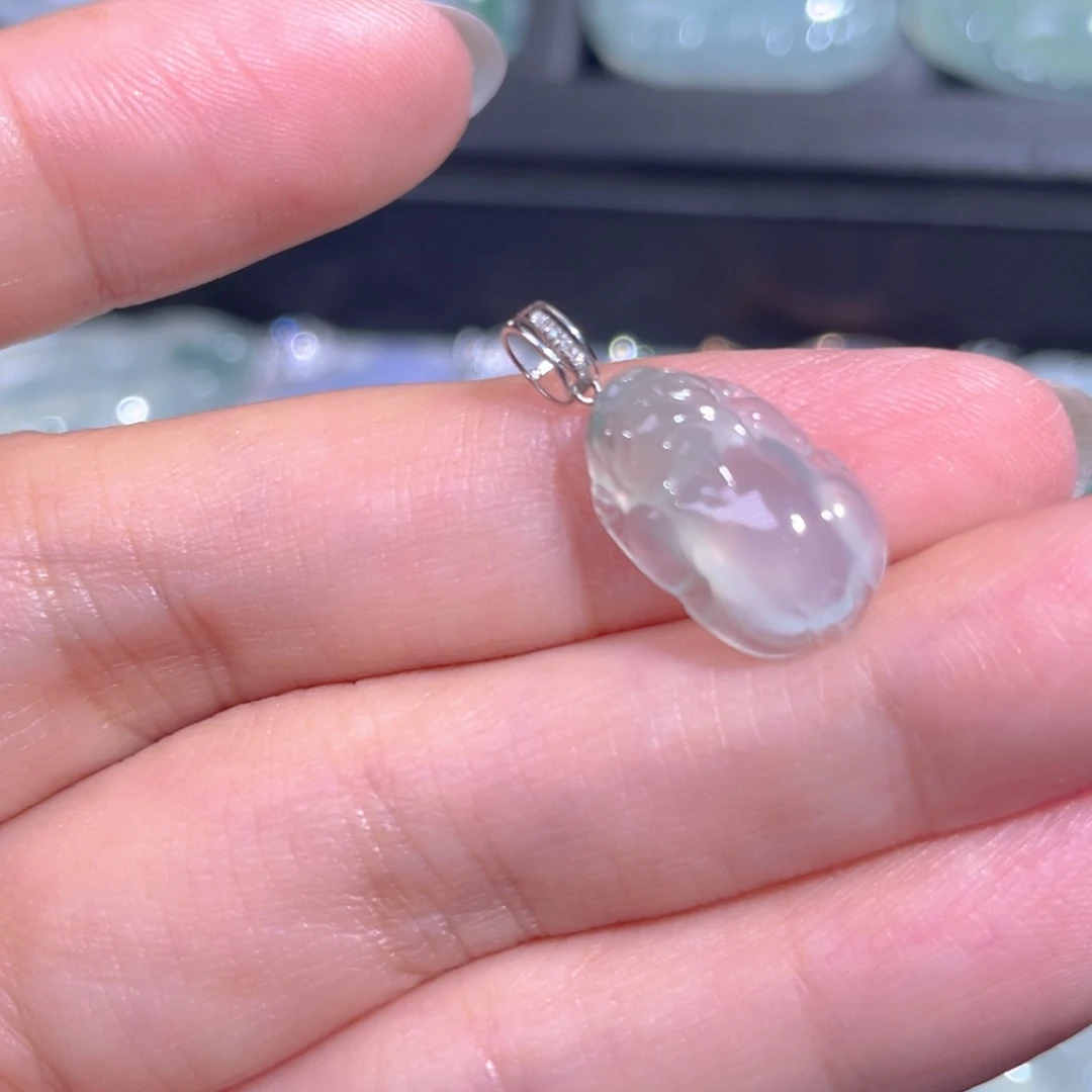 颈饰18K金镶嵌翡翠翡翠