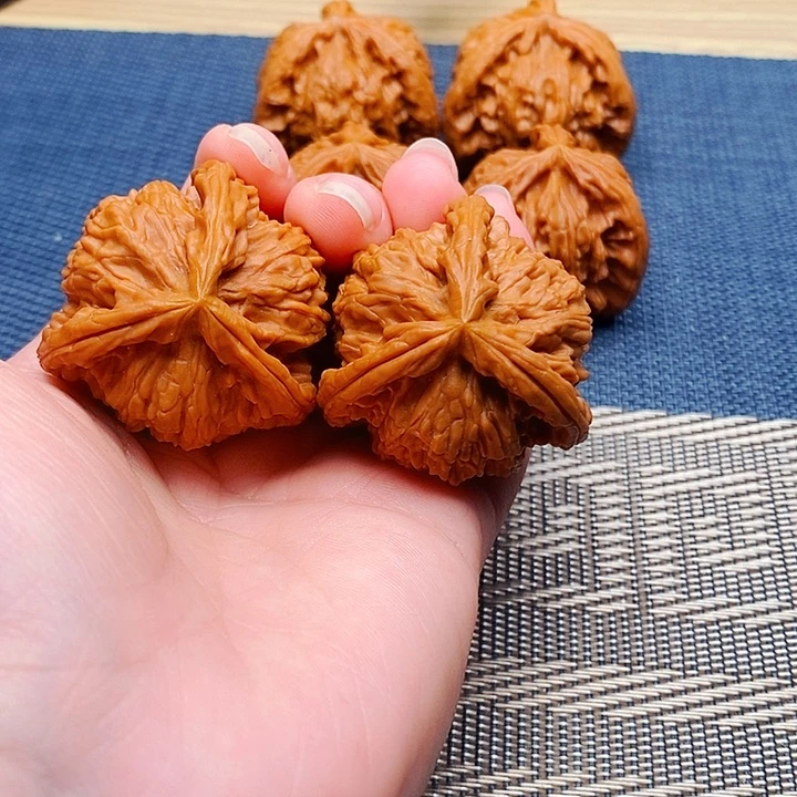 红***阳文玩核桃吊坠三棱