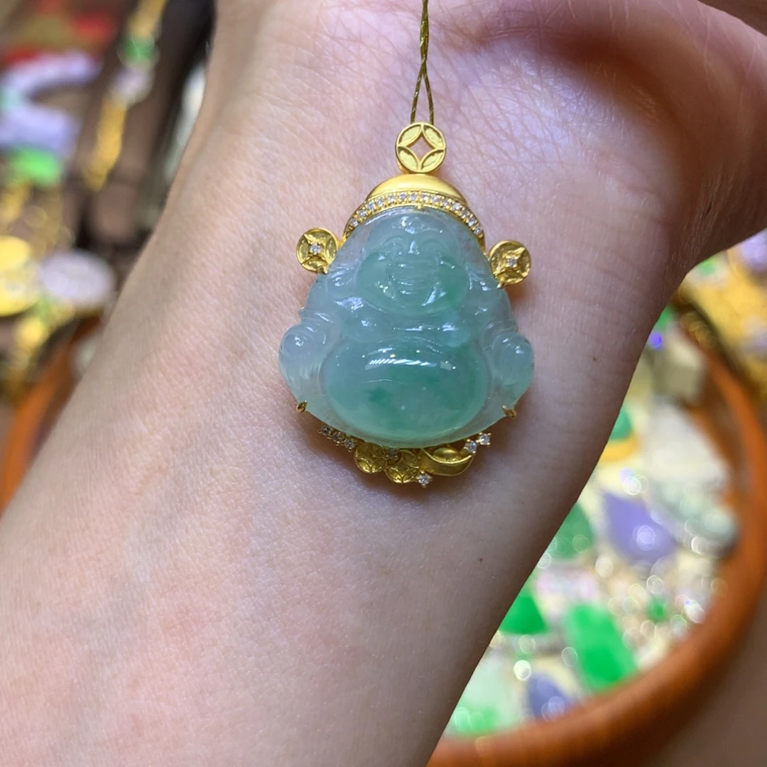 翡翠18K金镶嵌颈饰