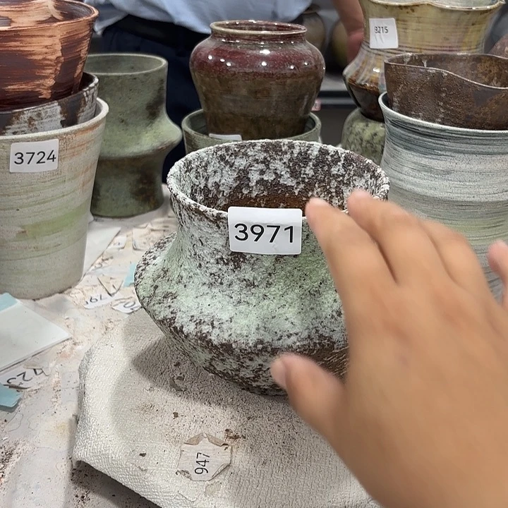 摆件高13，口12，3971，有孔