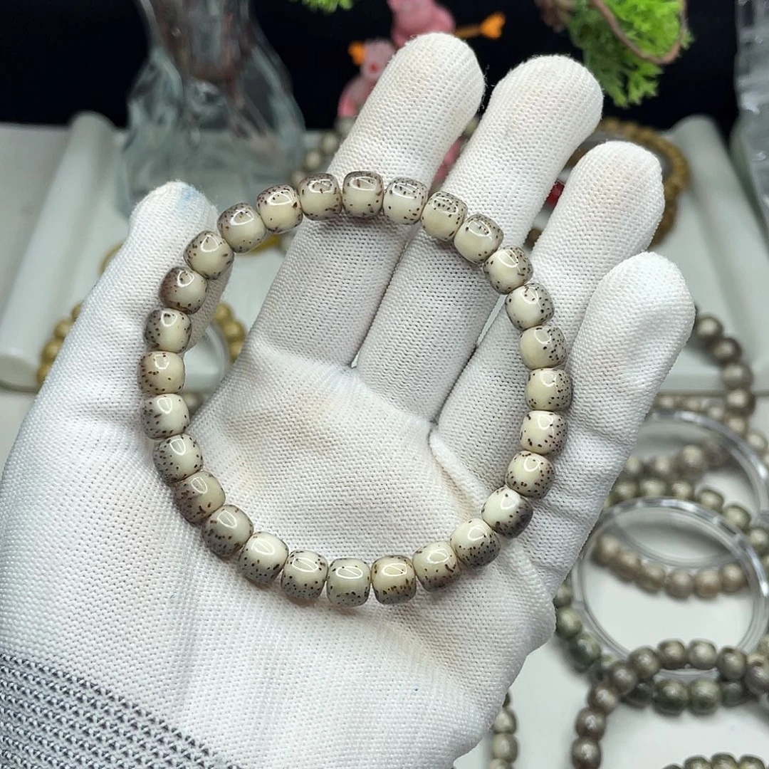 强***e手串星月菩提8mm 糯冰河豚