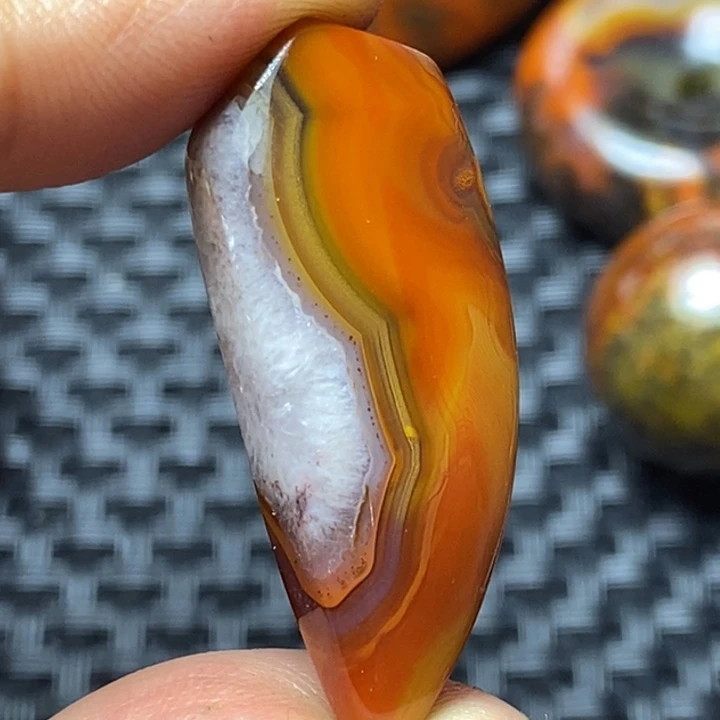 玛瑙/玉髓颈饰足铂镶嵌