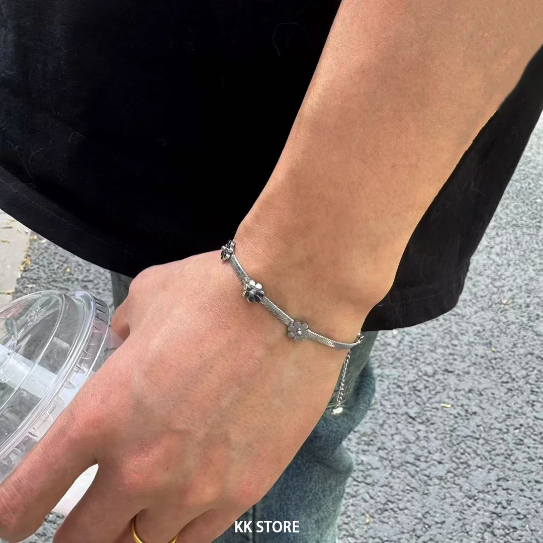 钛钢手链 银色轻奢雏菊手链男不掉色个性简约小众设计百搭配饰女