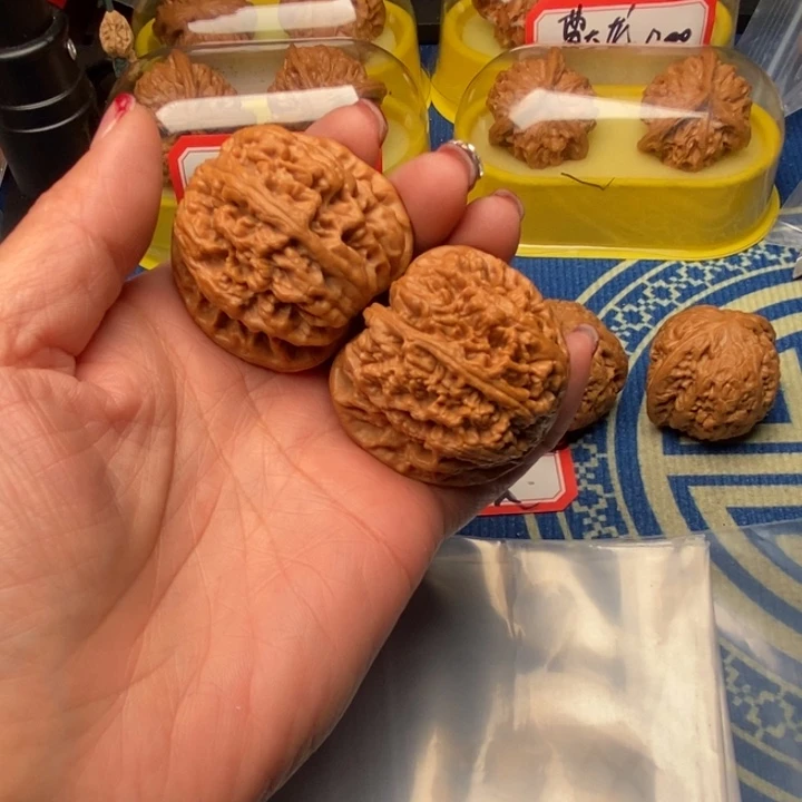 吊坠桃核粗筋45核桃
