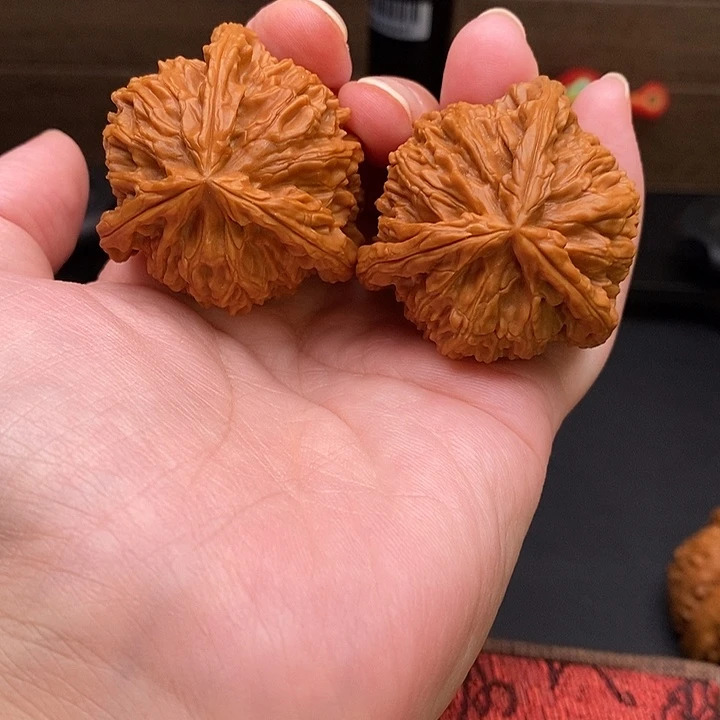 彤***3把件文玩核桃白奔