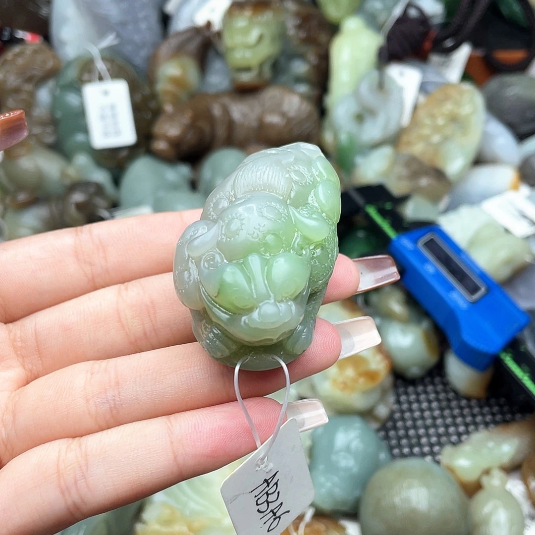 未镶嵌和田玉挂件