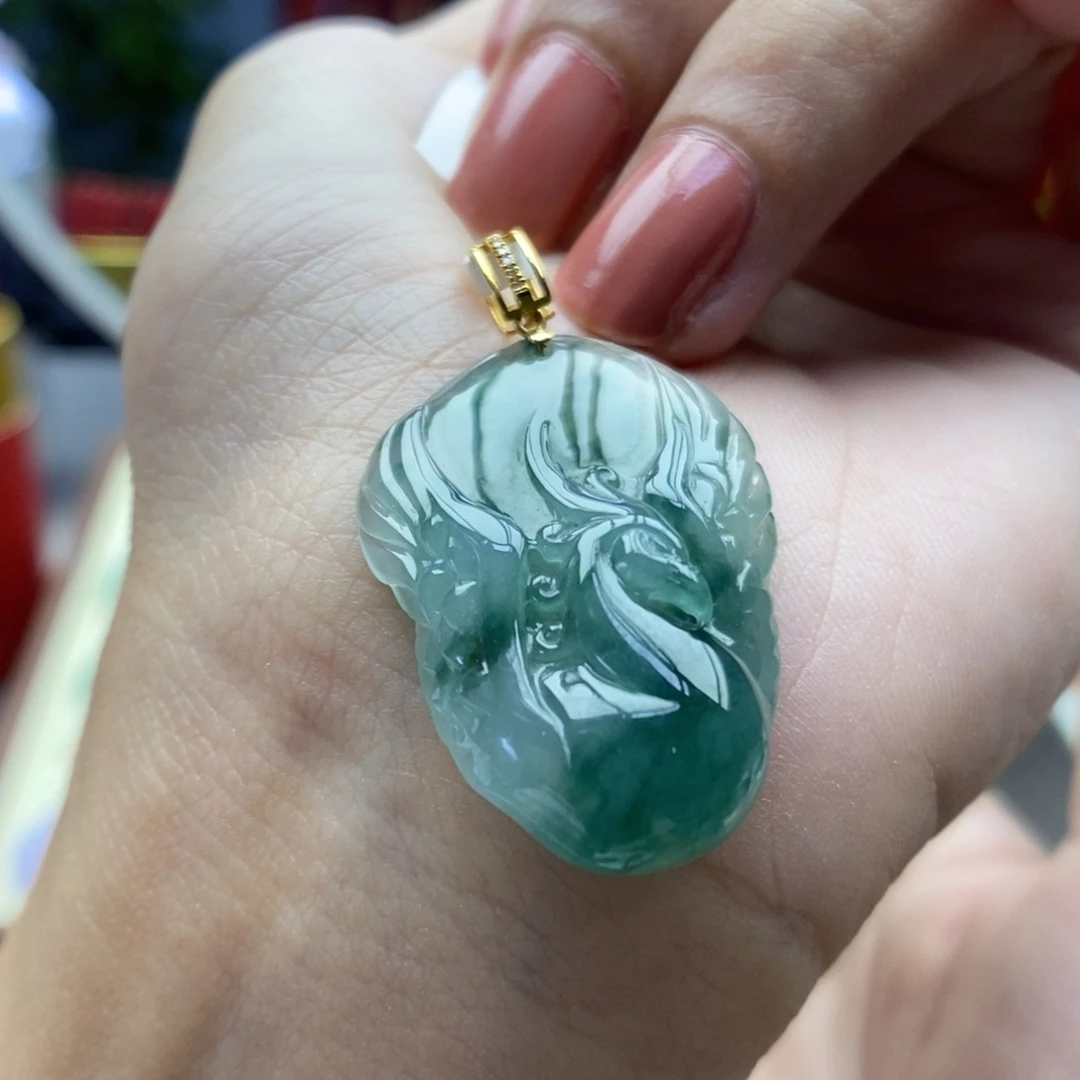翡翠18K金镶嵌颈饰吊坠30
