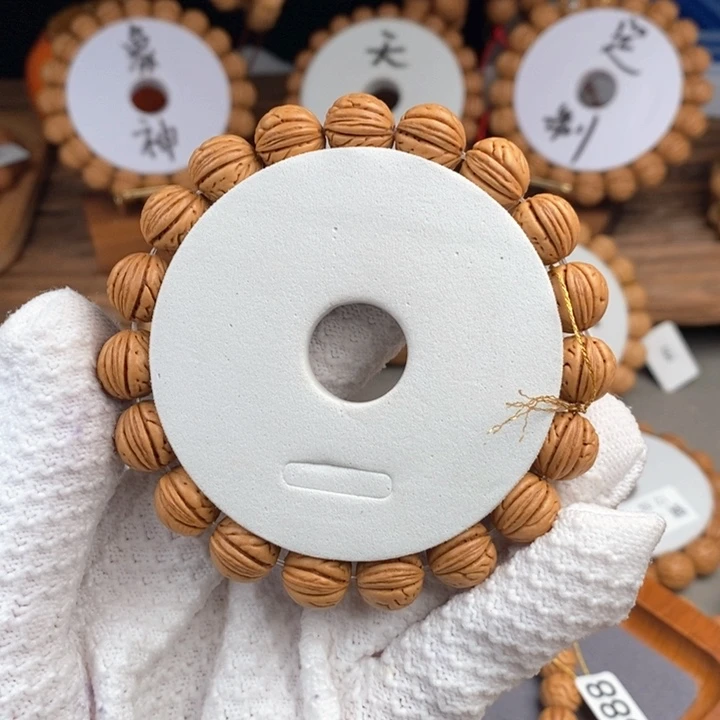 桃核手串钢豆12A尺寸误差0.5之间