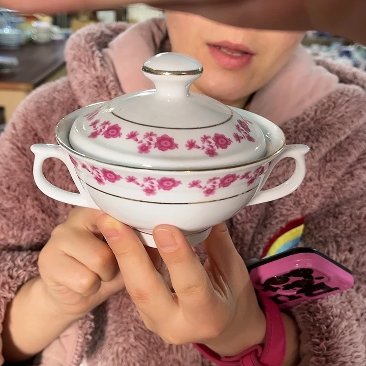 瓷片景德镇陶瓷储物罐。