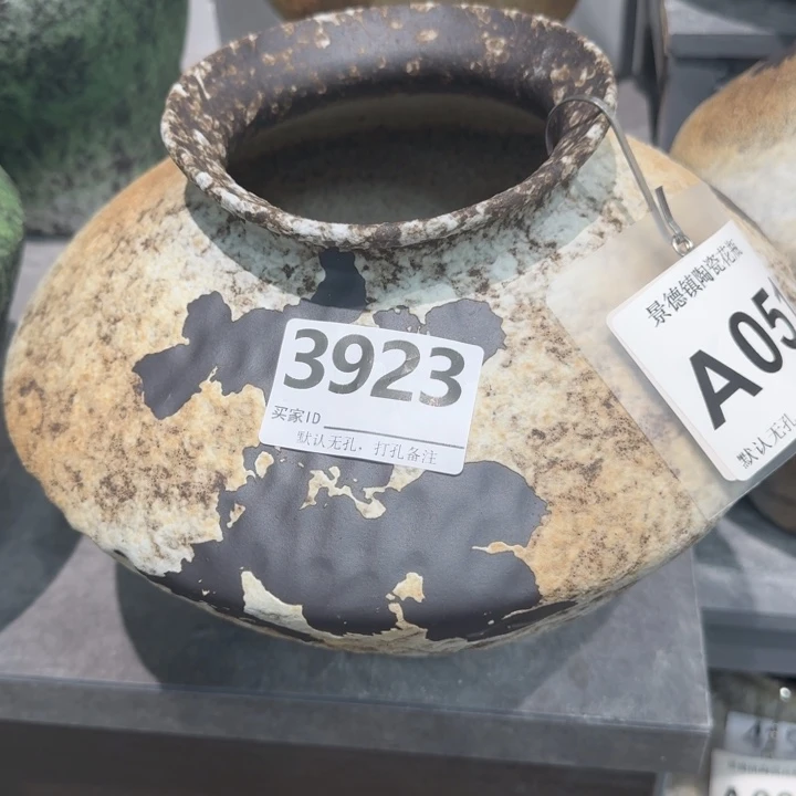 Y***铺瓷片景德镇高温花器编码3924高23口10默认无孔