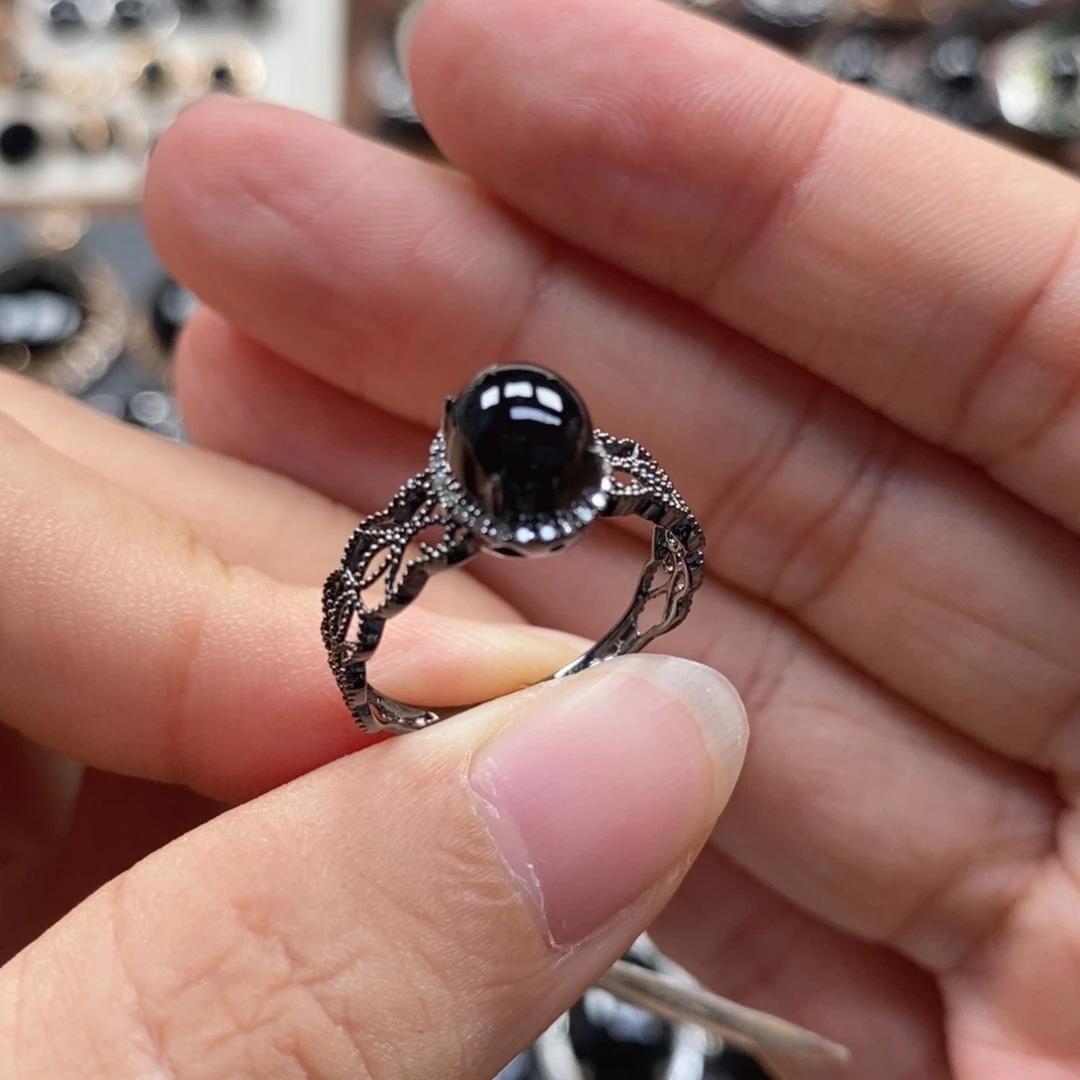 18K金镶嵌戒指翡翠墨翠