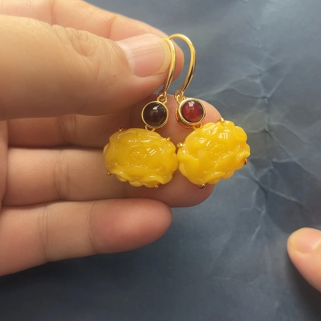 琥珀未镶嵌裸石耳坠