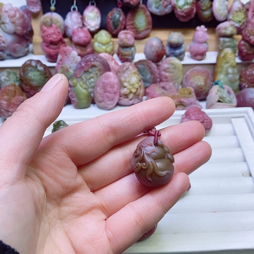玛瑙/玉髓盐源玛瑙吊坠未镶嵌