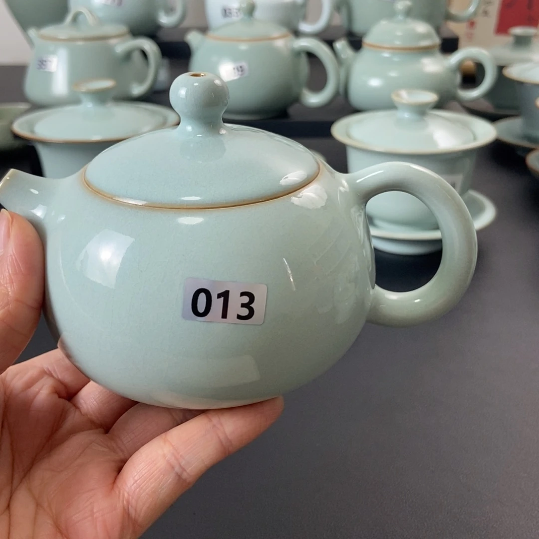 嘉***哥壶微瑕天青釉西施壶