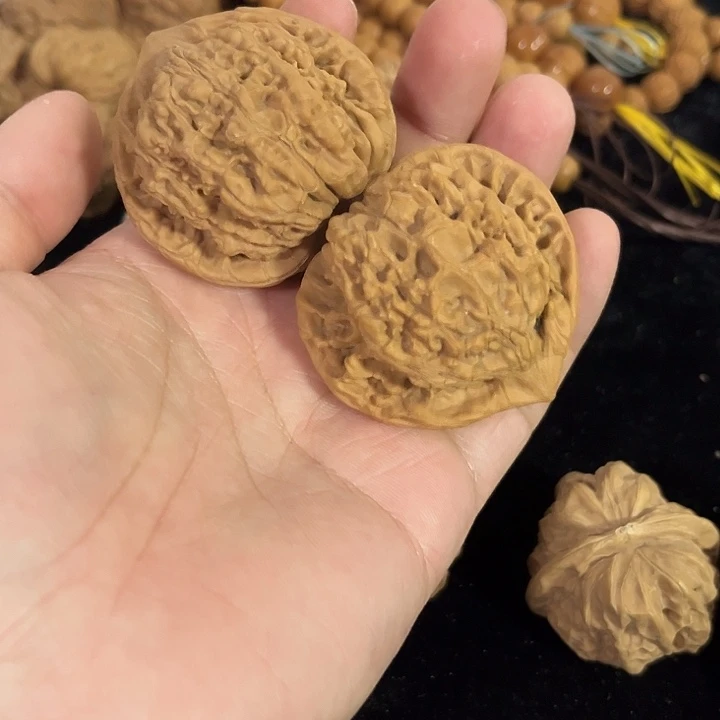 文玩核桃把件48左右官帽，编号035