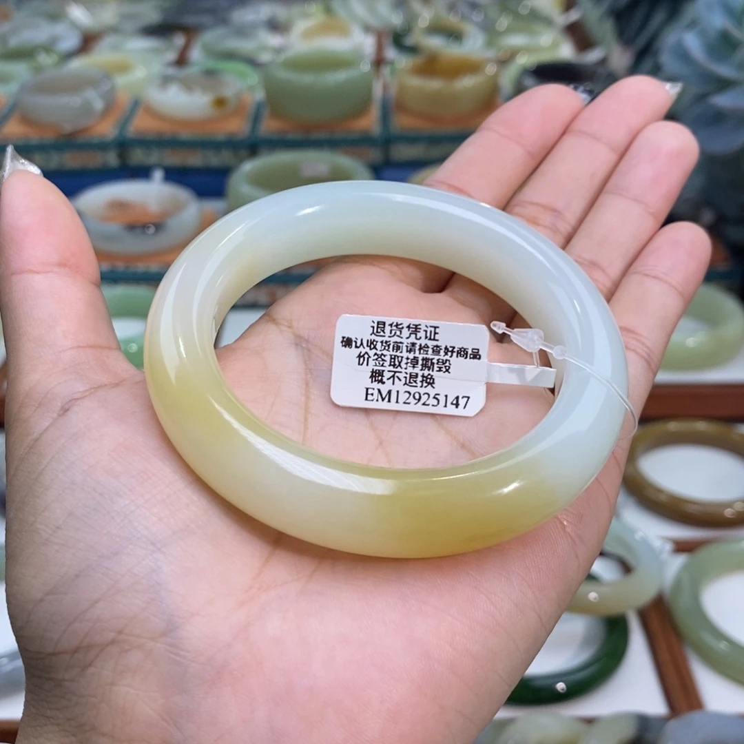 和田玉未镶嵌手镯和田玉且末糖白57