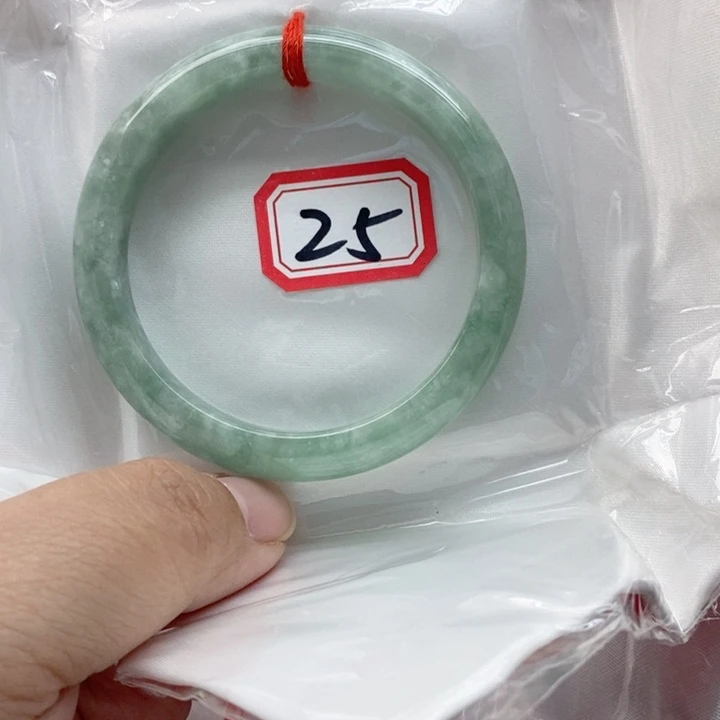 淡***风翡翠未镶嵌手镯翡翠