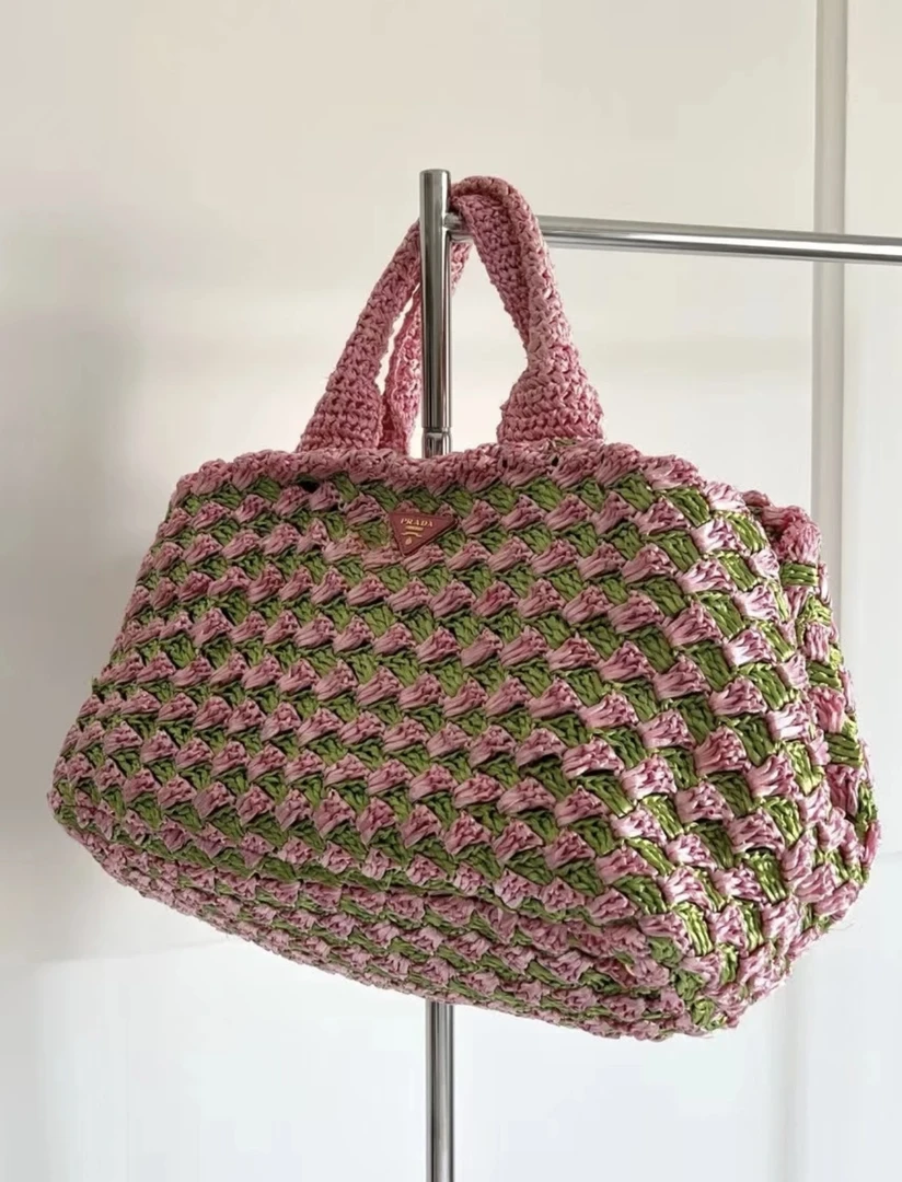 95新 Prada/普拉达 草莓抹茶编织托特包 40cm 15113117