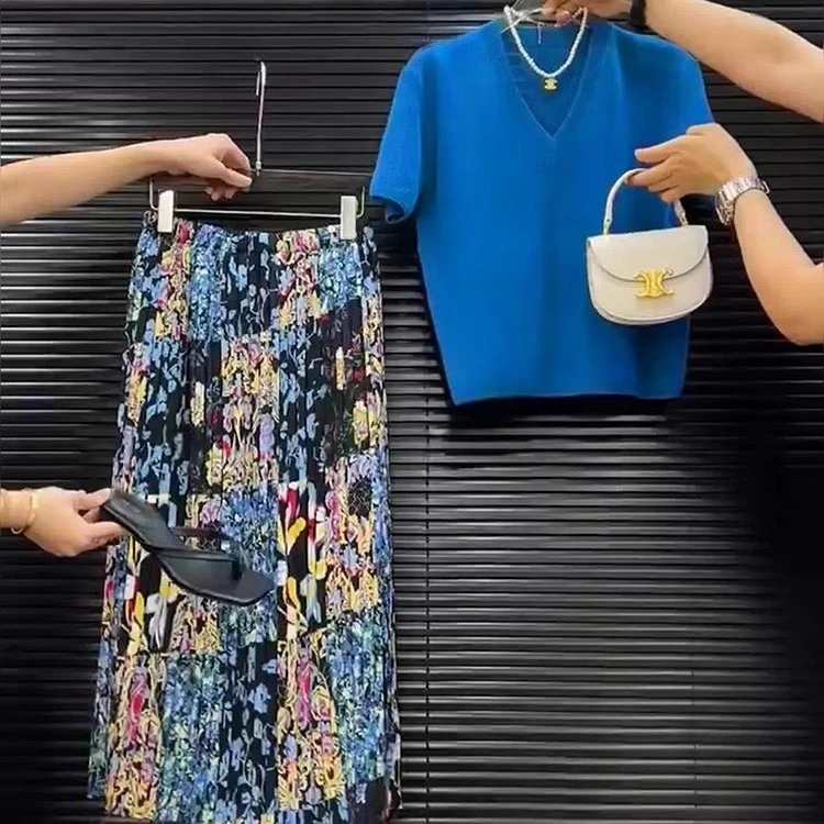 法式茶系穿搭一整套夏季新款针织短袖上衣设计感半身裙时尚两件套
