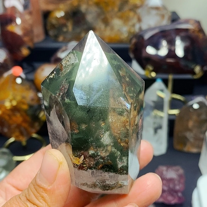 水晶大型摆件（非配饰）未镶嵌C*。