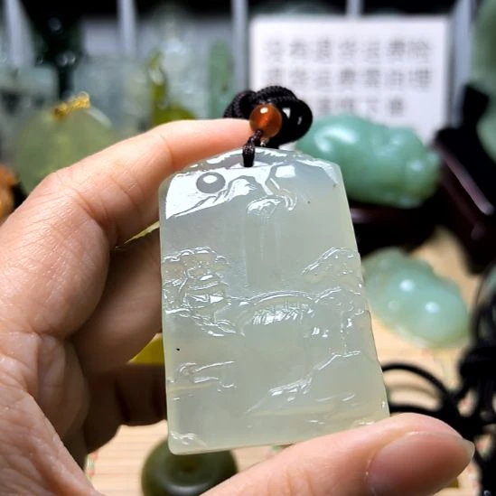 未镶嵌蛇纹石玉颈饰