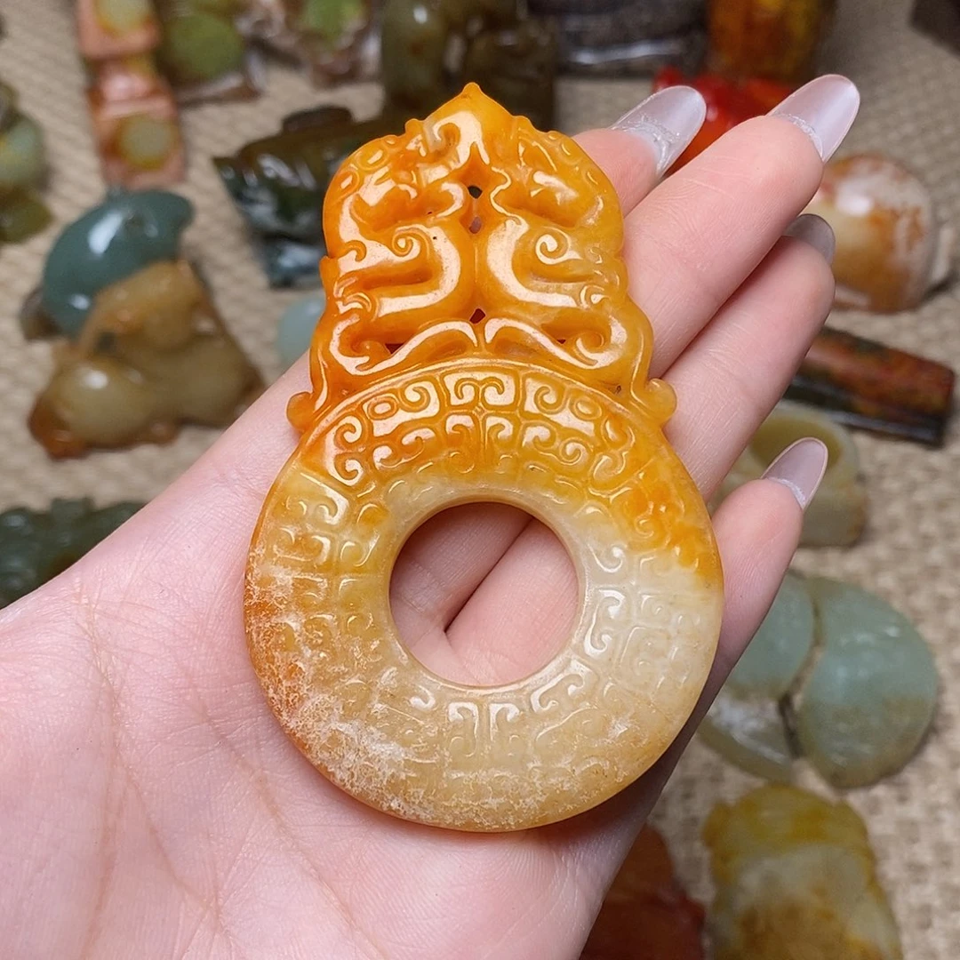 蛇纹石玉未镶嵌颈饰
