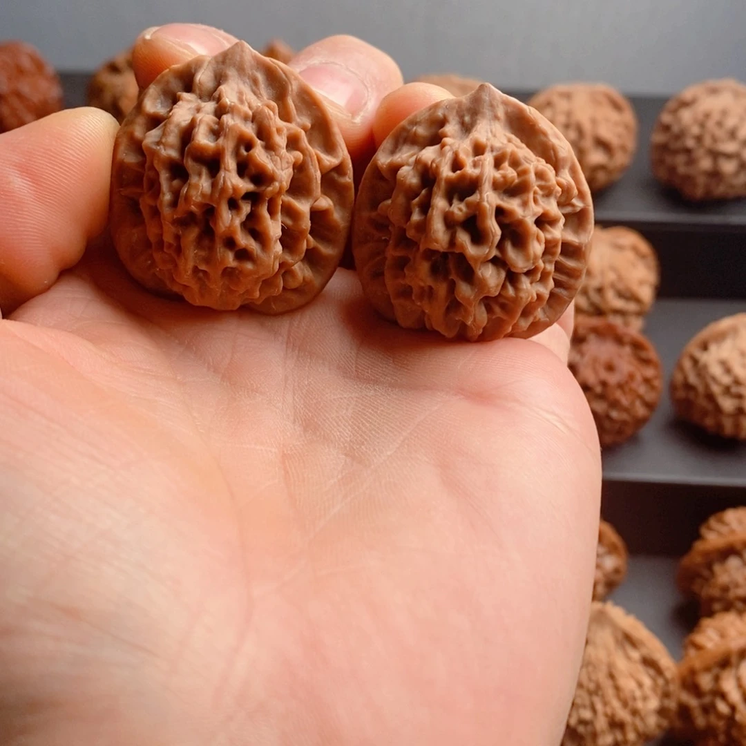 把件文玩核桃山地秦闷