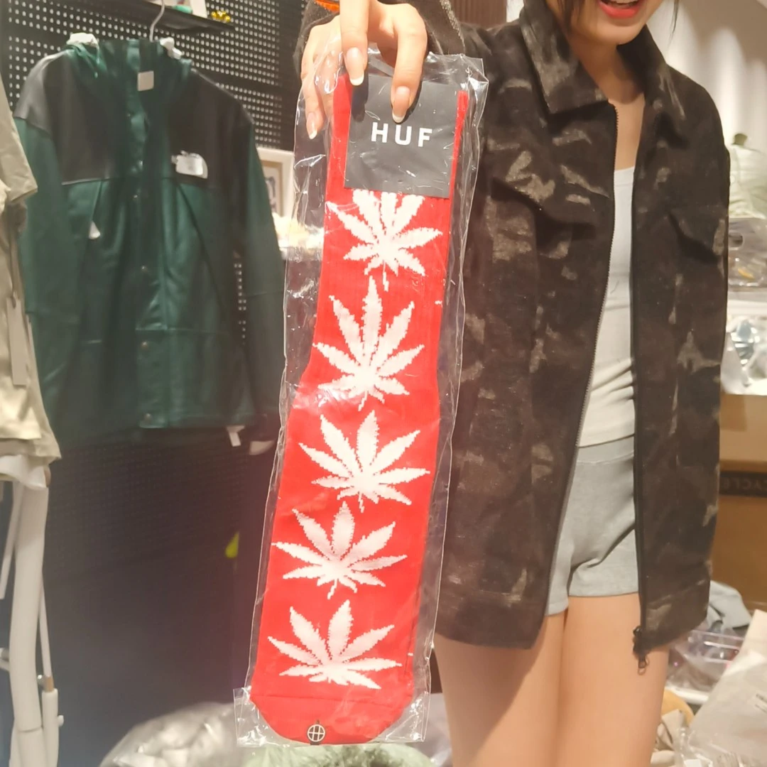 HUF 满印图案透气中筒袜一双红色白叶 2506020102
