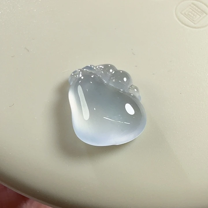 翡翠未镶嵌颈饰瓜