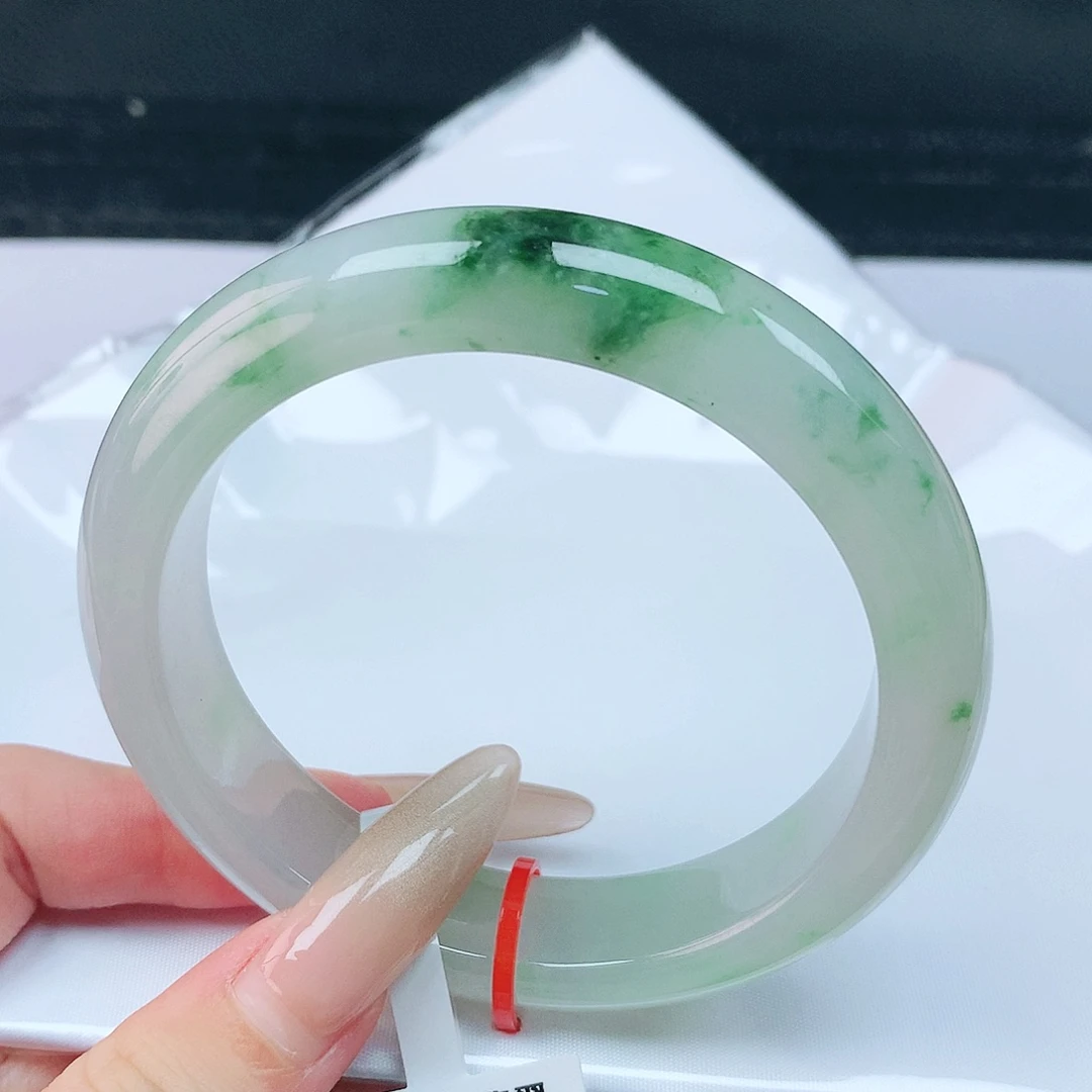 翡翠手镯未镶嵌57圈