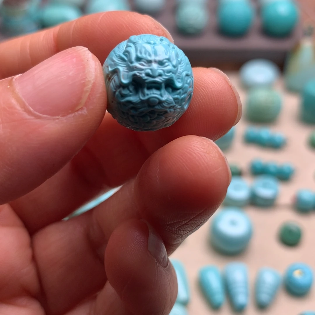 绿松石未镶嵌颈饰