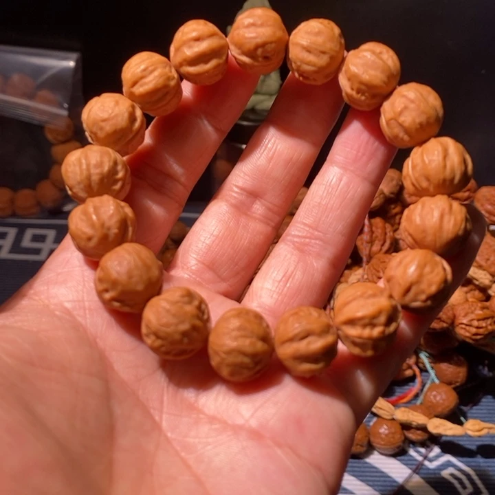 手串文玩核桃……35