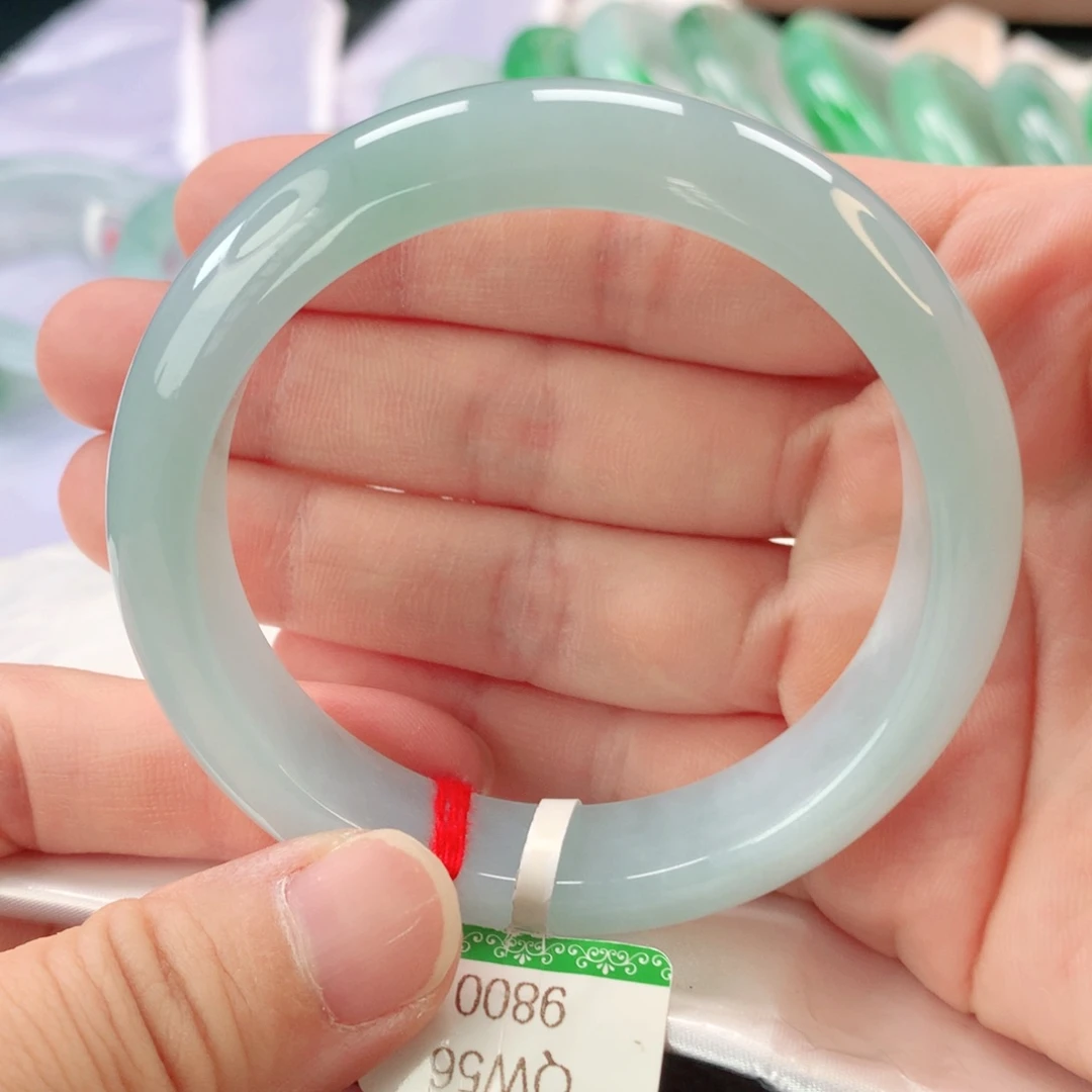 翡翠手镯未镶嵌缅甸A货翡翠手镯