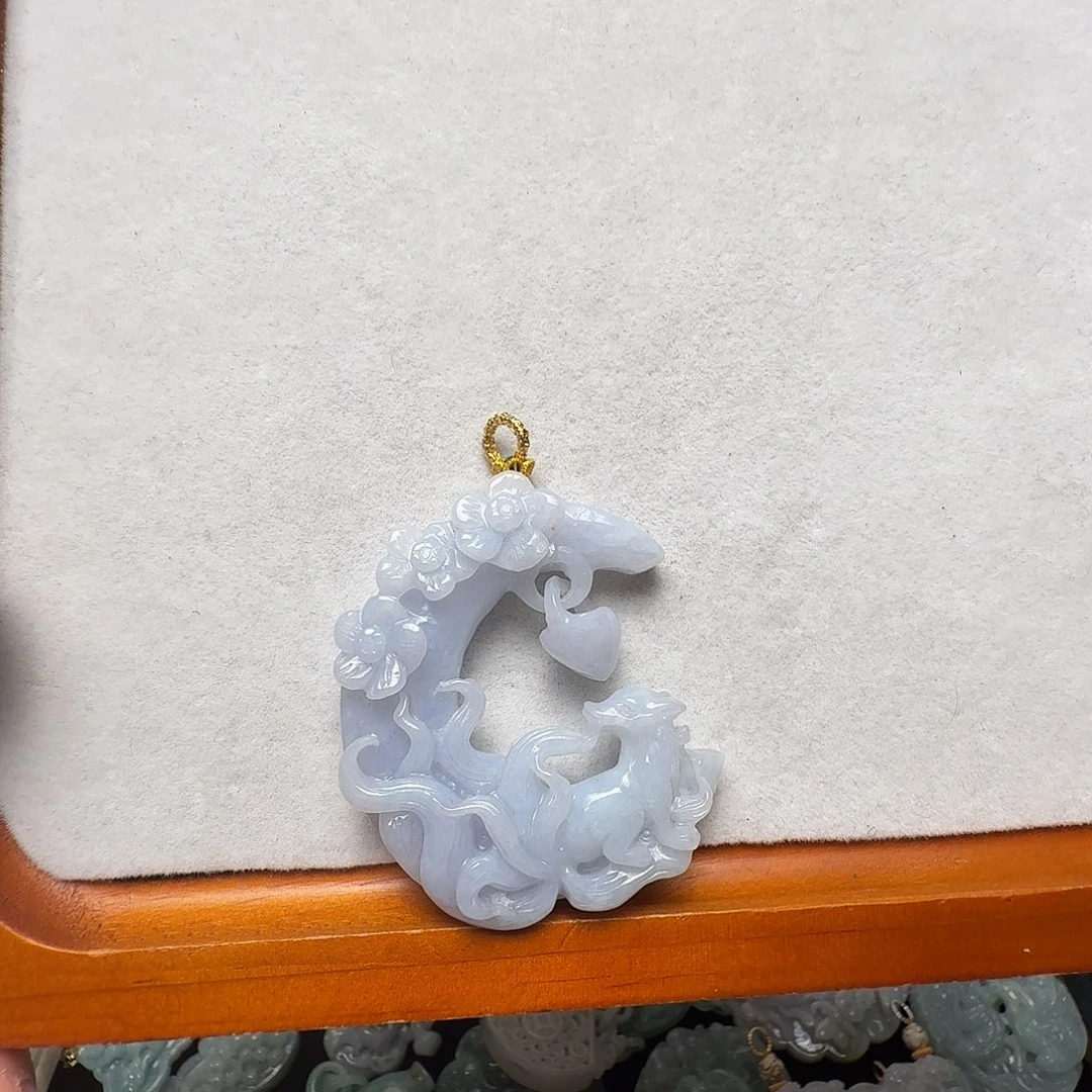 翡翠未镶嵌吊坠(赠链)