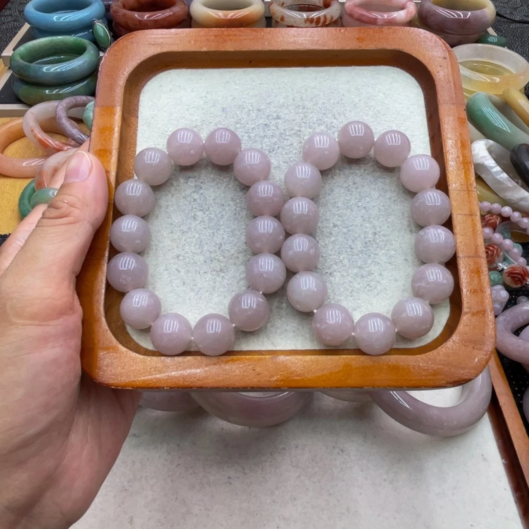 石英质玉未镶嵌圈口齐全