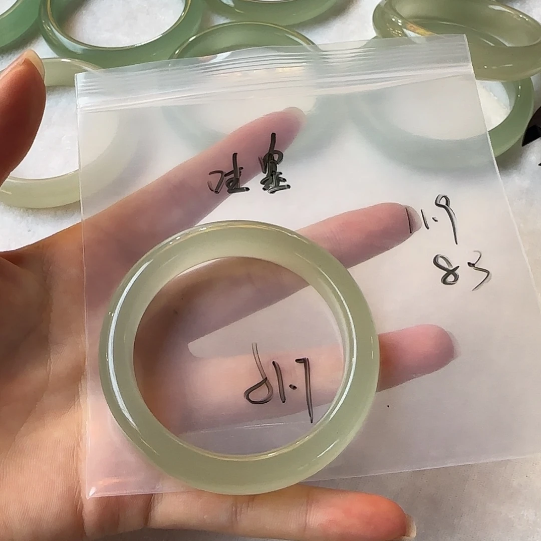 哇***熊东陵石未镶嵌手镯