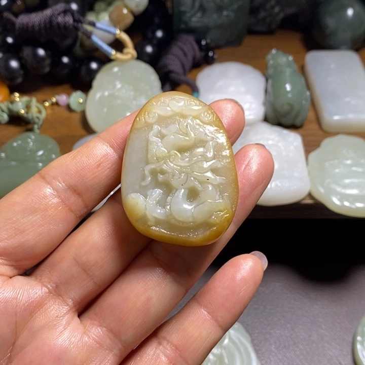 颈饰未镶嵌和田玉