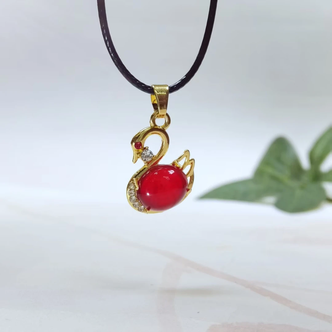 【侯总甄选】天然鸡血红玛瑙红天鹅吊坠-多样性发货105