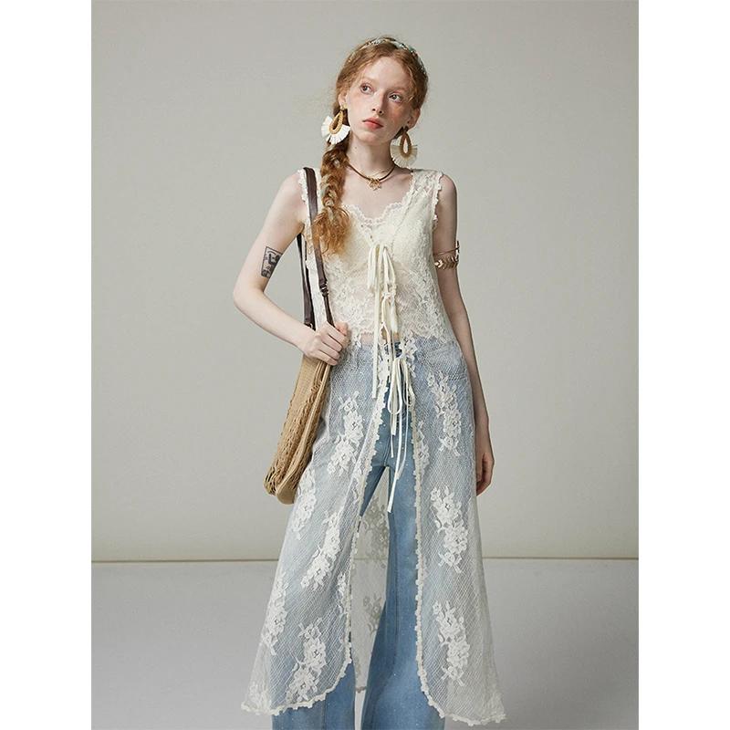 猫酱紫 蕾丝罩裙（送背心）刺绣牛仔马甲山茶花牛仔裤套装