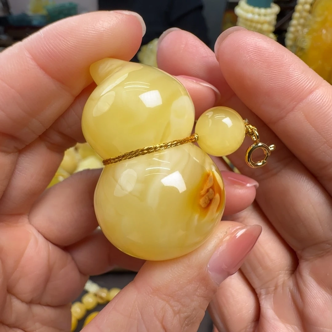 蜜蜡未镶嵌珠宝奇石